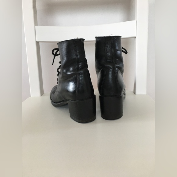 Vintage Transit black leather ankle boots - Picture 2 of 5